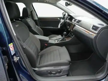 SKODA Superb Combi Scout 2.0 TDI Pano Stand ACC AHK