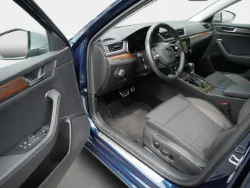 SKODA Superb Combi Scout 2.0 TDI Pano Stand ACC AHK