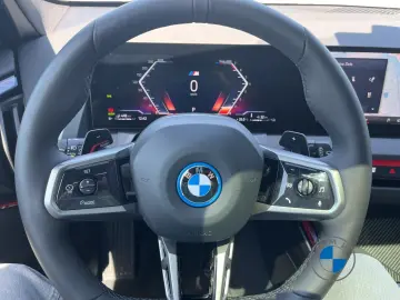 BMW X3 30e xDrive M Sport 19  AHK Pano Sitzbelüft H