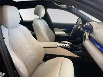 BMW 550e xDrive M Sport