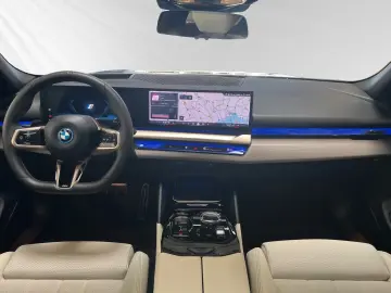BMW 550e xDrive M Sport