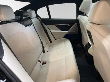 BMW 550e xDrive M Sport