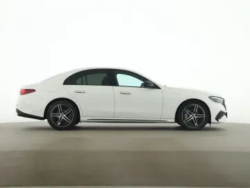 MERCEDES-BENZ E 200 AMG Night Distronic Ambiente Win…