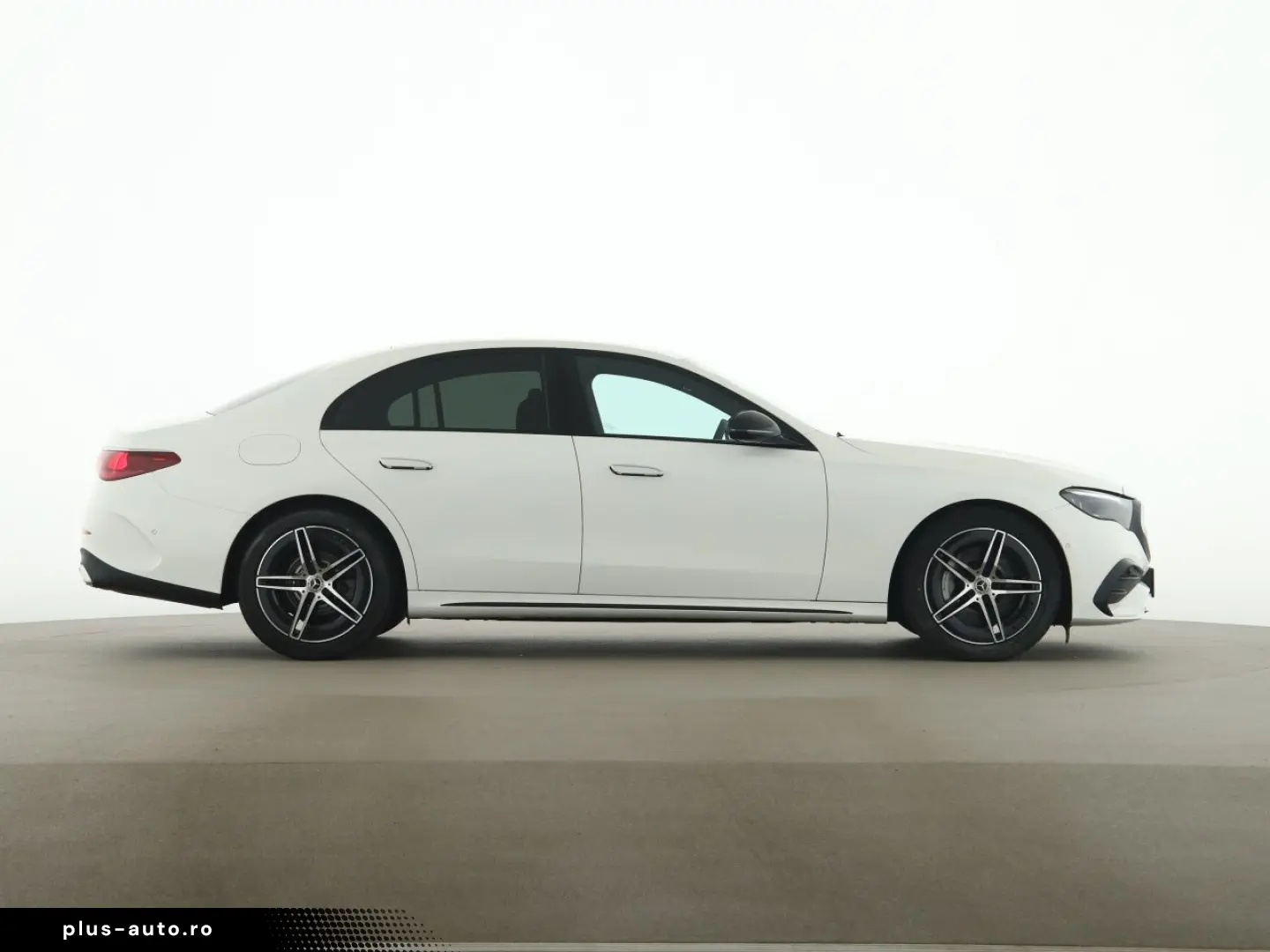 MERCEDES-BENZ E 200 AMG Night Distronic Ambiente Win&hellip;