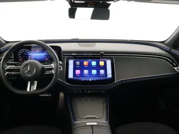 MERCEDES-BENZ E 200 AMG Night Distronic Ambiente Win…