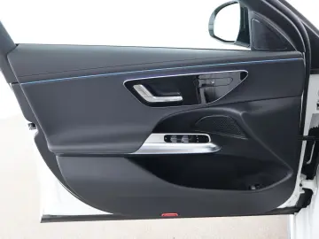 MERCEDES-BENZ E 200 AMG Night Distronic Ambiente Win…