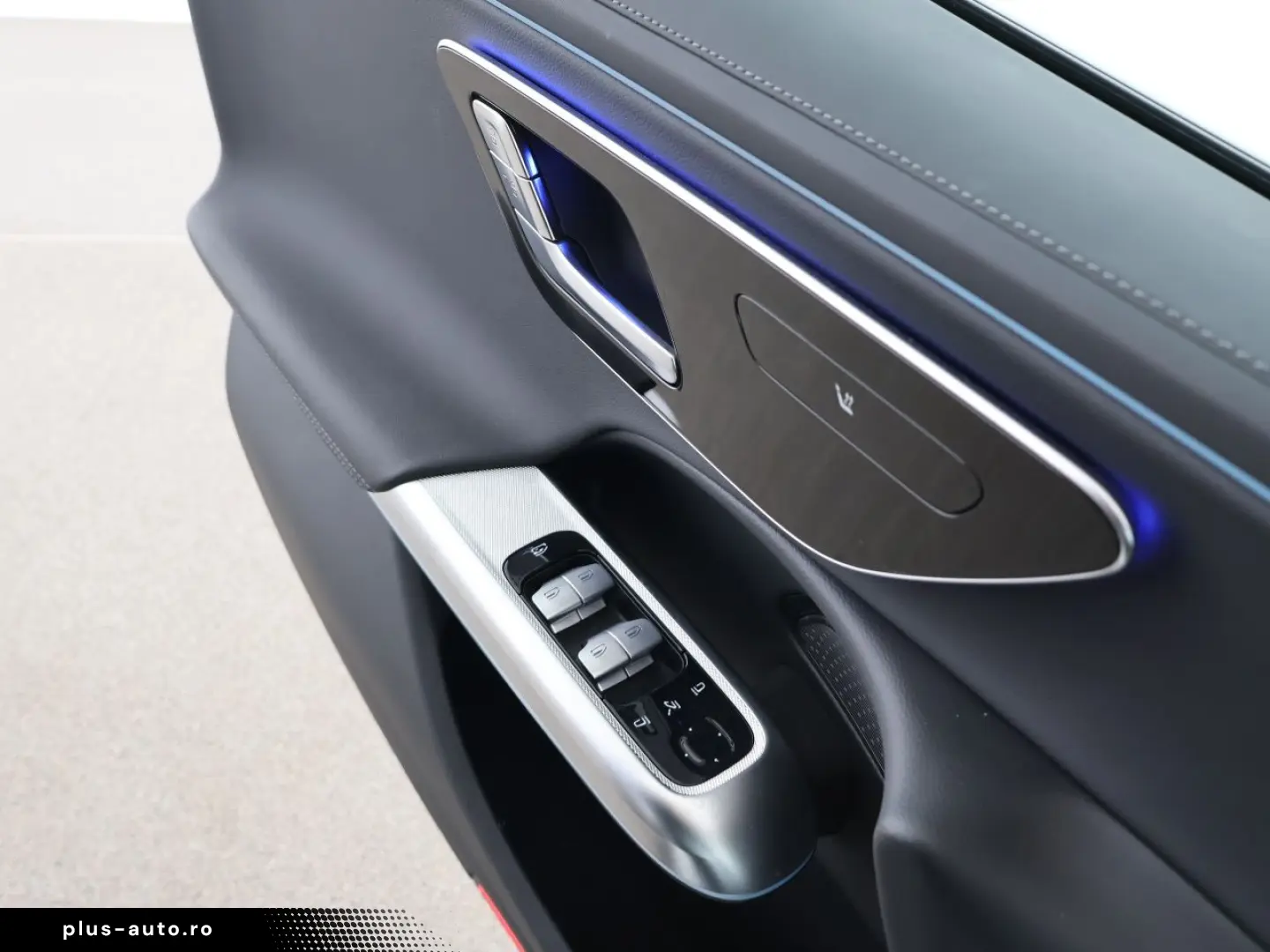 MERCEDES-BENZ E 200 AMG Night Distronic Ambiente Win&hellip;