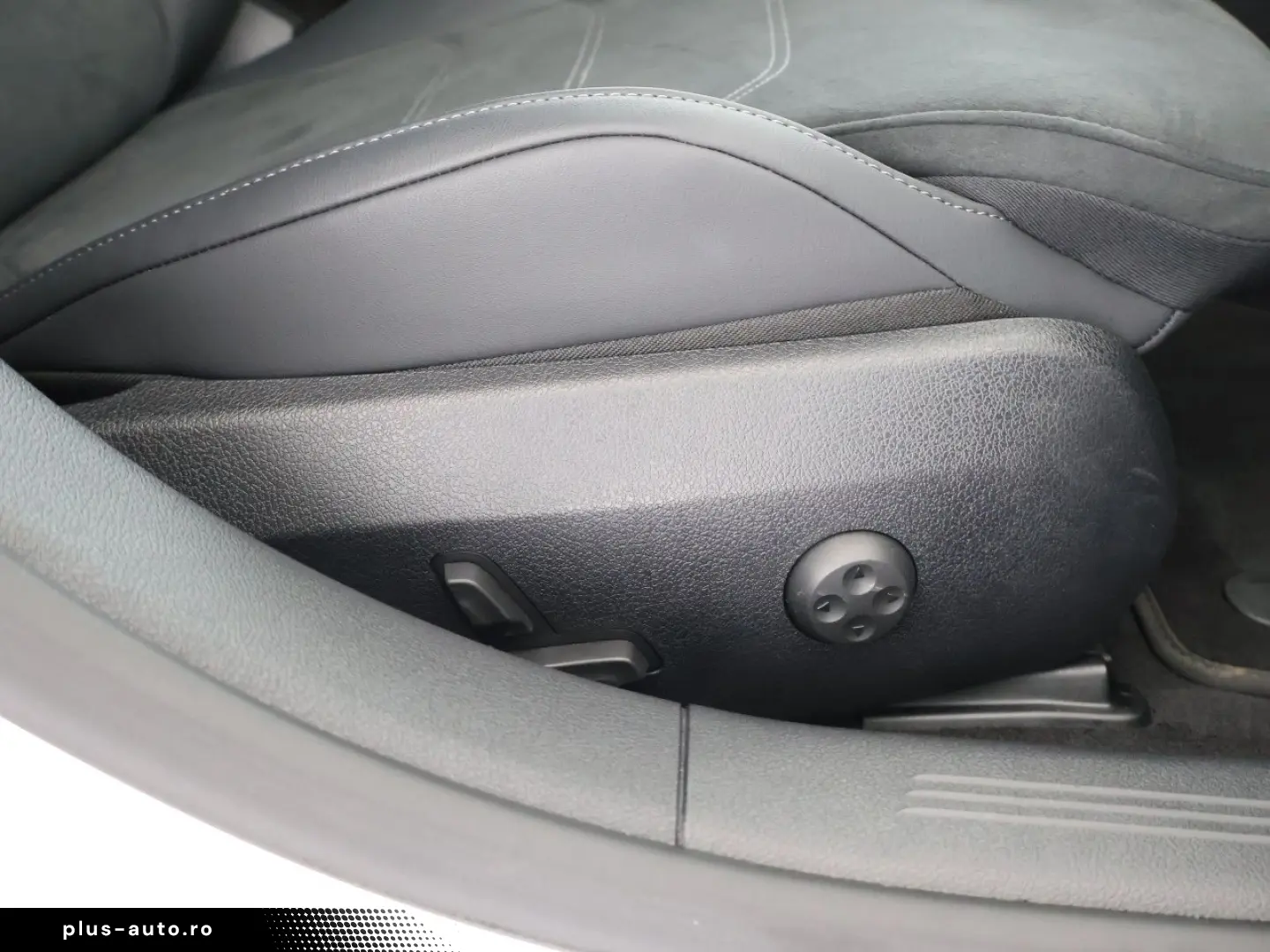 MERCEDES-BENZ E 200 AMG Night Distronic Ambiente Win&hellip;