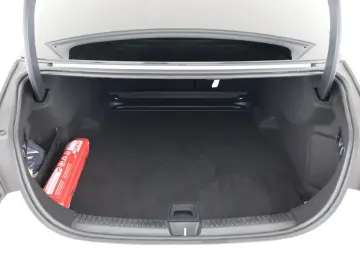 MERCEDES-BENZ E 200 AMG Night Distronic Ambiente Win…