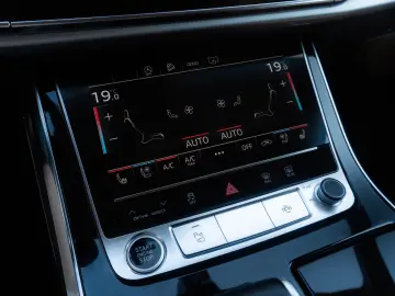 AUDI Q7 50 TDI quattro S line Matrix Ventilation seat