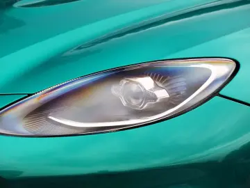 ASTON MARTIN DBX 707 AMR 23'' Podium Green…