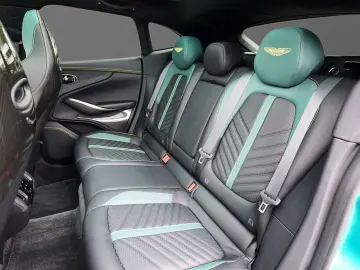 ASTON MARTIN DBX 707 AMR 23'' Podium Green…