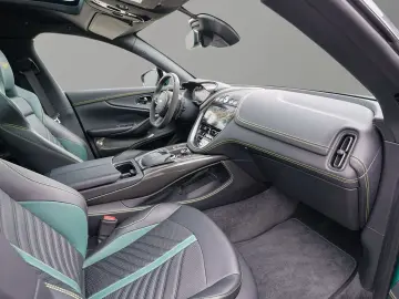 ASTON MARTIN DBX 707 AMR 23'' Podium Green…