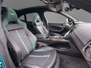 ASTON MARTIN DBX 707 AMR 23'' Podium Green…