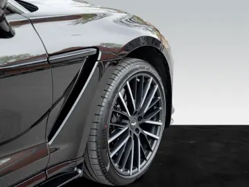 ASTON MARTIN DBX707   Carbon Trim   Privacy Glass
