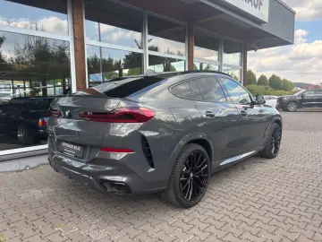 BMW X6 M50i Laser Massage Pano Harman Kardon