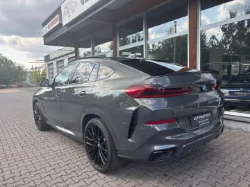 BMW X6 M50i Laser Massage Pano Harman Kardon
