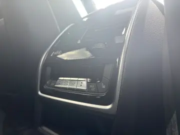 BMW X6 M50i Laser Massage Pano Harman Kardon