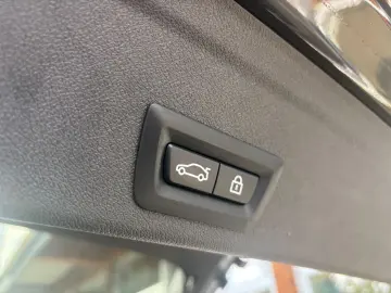 BMW X6 M50i Laser Massage Pano Harman Kardon