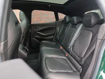 Aston Martin DBX 4.0 V8   Pano sunroof - Service history