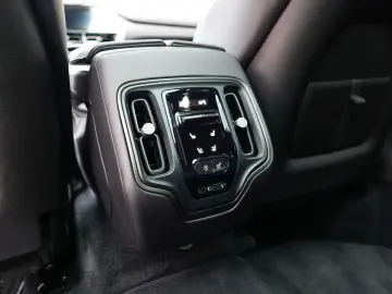 Aston Martin DBX 4.0 V8   Pano sunroof - Service history