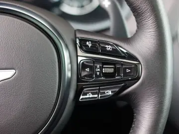Aston Martin DBX 4.0 V8   Pano sunroof - Service history