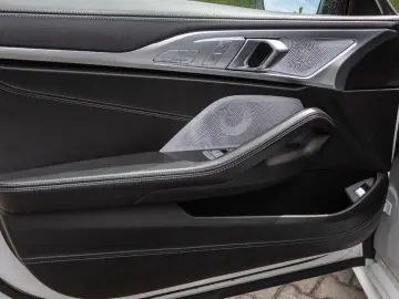 BMW M850 ixDrive Panorama Leder HUD 360Kamera eSitze