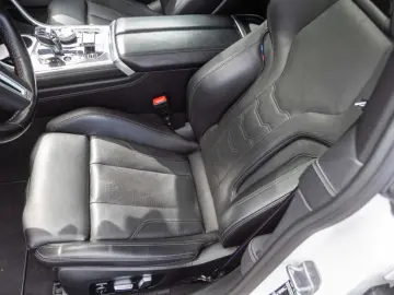 BMW M850 ixDrive Panorama Leder HUD 360Kamera eSitze