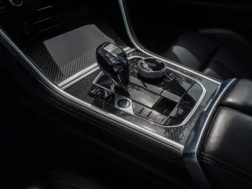 BMW M850 ixDrive Panorama Leder HUD 360Kamera eSitze