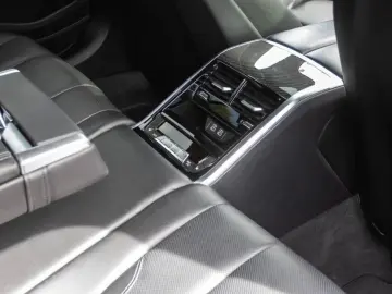 BMW M850 ixDrive Panorama Leder HUD 360Kamera eSitze