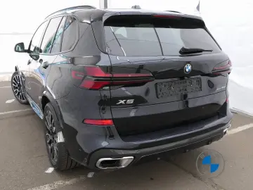 BMW X5 xDrive30d M Sport 21  AHK Pano Sitzbelüft H K