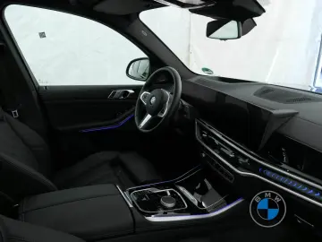 BMW X5 xDrive30d M Sport 21  AHK Pano Sitzbelüft H K