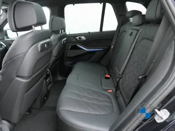 BMW X5 xDrive30d M Sport 21  AHK Pano Sitzbelüft H K