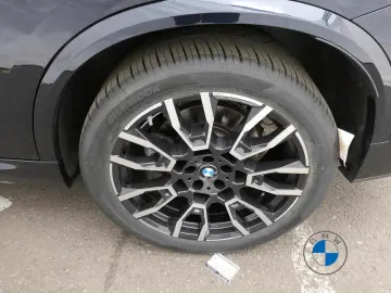 BMW X5 xDrive30d M Sport 21  AHK Pano Sitzbelüft H K