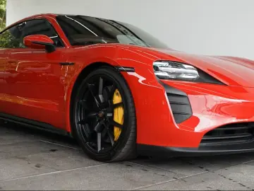 Porsche Taycan GTS 150KM BURMESTER PCCB P-DISPLAY