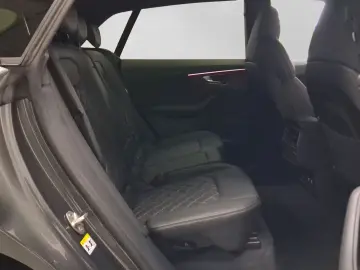 AUDI Q8 TFSIe Q S LINE