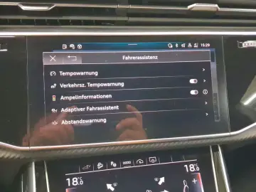 AUDI Q8 TFSIe Q S LINE