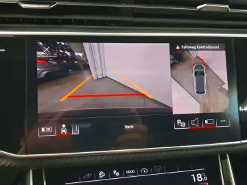AUDI Q8 TFSIe Q S LINE