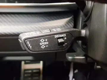 AUDI Q8 TFSIe Q S LINE