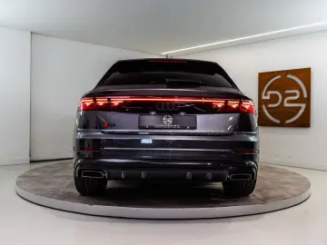 AUDI Q8 60 TFSI E Quattro S-Edition Competition