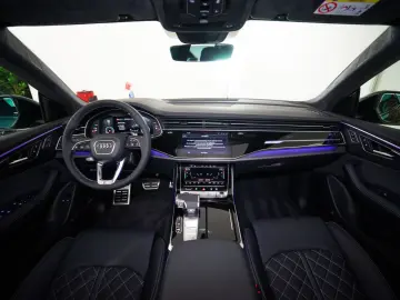 AUDI Q8 60 TFSI E Quattro S-Edition Competition
