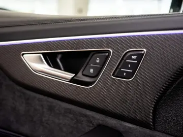 AUDI Q8 60 TFSI E Quattro S-Edition Competition