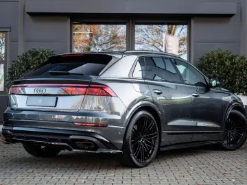 AUDI Q8 60 TFSI e Competition 490pk  Carbon  Full-opt