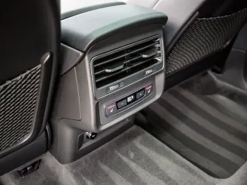 AUDI Q8 60 TFSI e Competition 490pk  Carbon  Full-opt