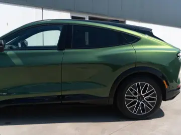 Ford Mustang Mach-E Premium Extended Range AWD