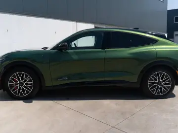 Ford Mustang Mach-E Premium Extended Range AWD