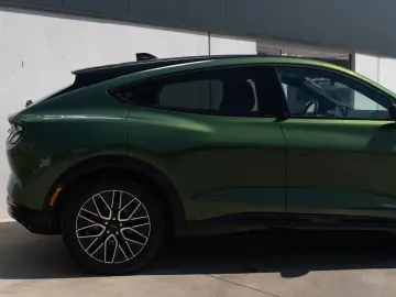 Ford Mustang Mach-E Premium Extended Range AWD