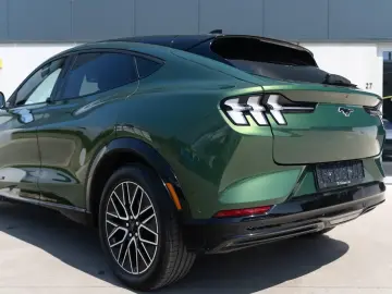 Ford Mustang Mach-E Premium Extended Range AWD
