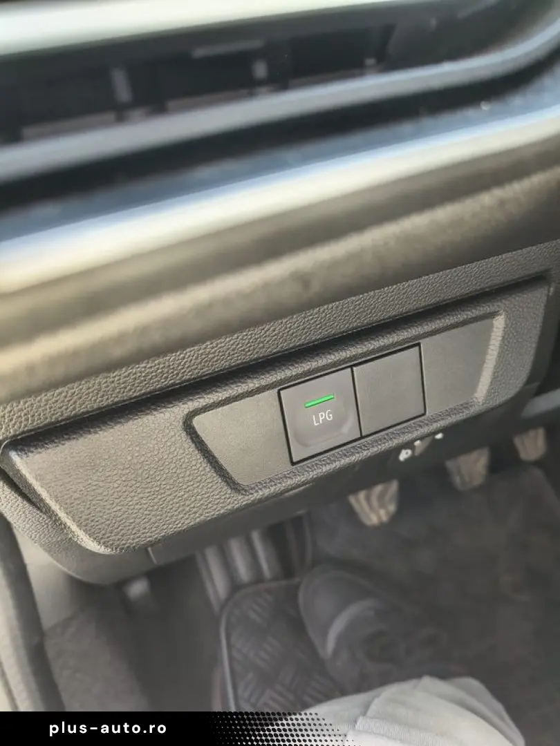 Vand Dacia Jogger extreme  an 2023 full km 15000  reali.