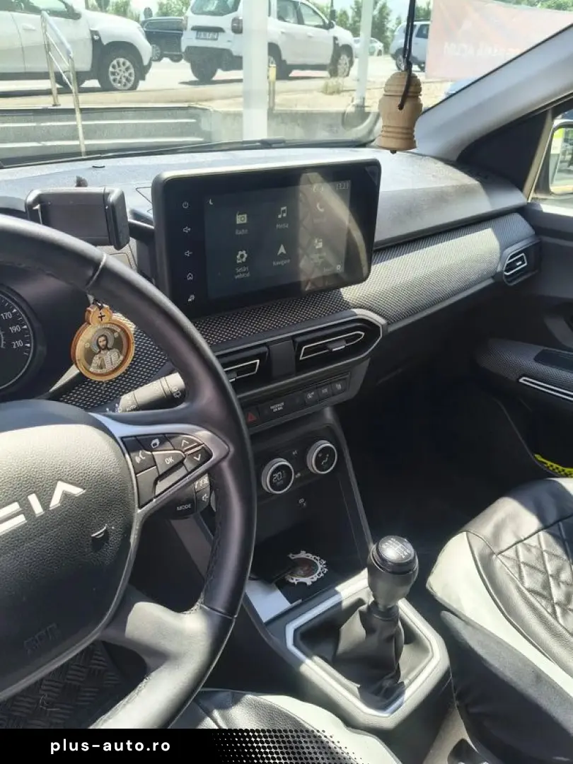 Vand Dacia Jogger extreme  an 2023 full km 15000  reali.